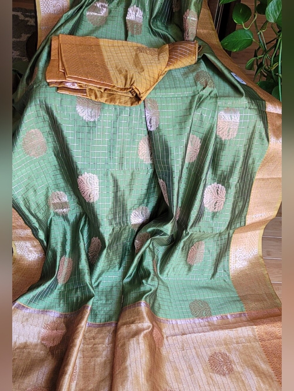 Brand New Green and Gold Women's Saree With Fall Pico Done-ready to Wear Blouse.